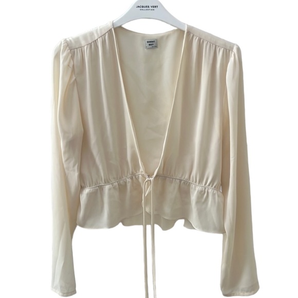Aritzia Sunday Best Medium Chiffon Tie Front Top - Picture 1 of 10